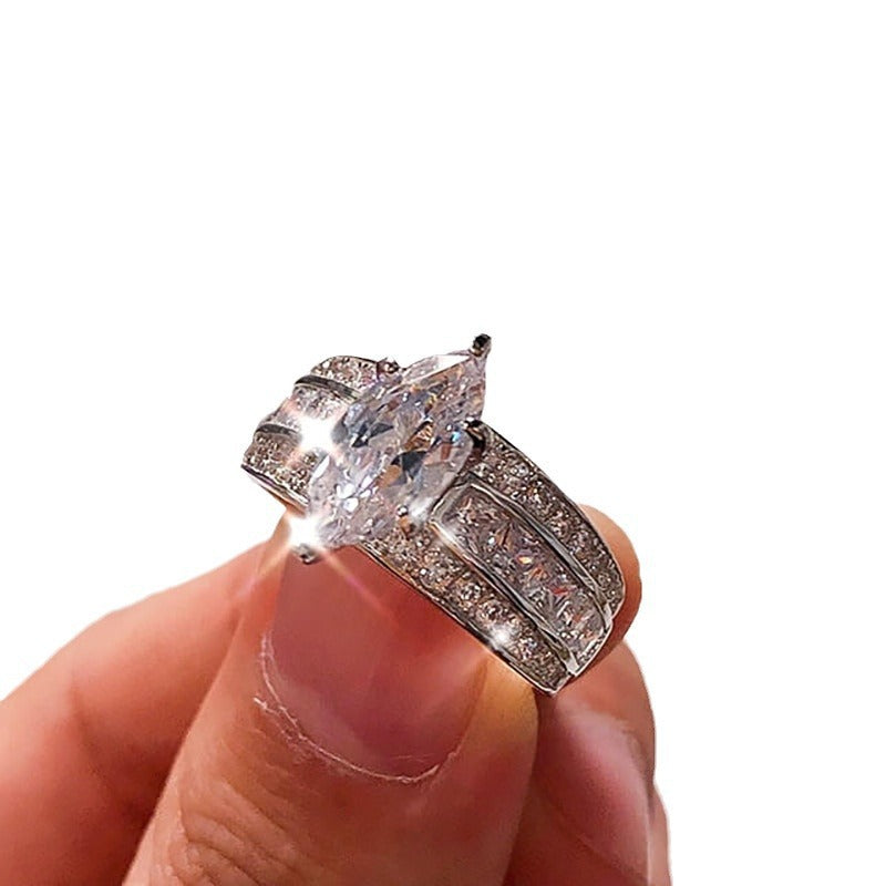 European And American Fashion Rings Inlaid